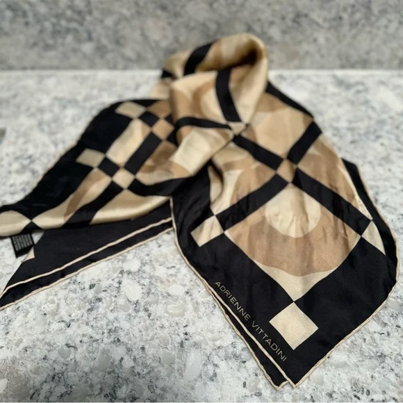 Vintage ADRIENNE VITTADINI  100% Silk Square Scarf early 2000’s. - Picture 5 of 6
